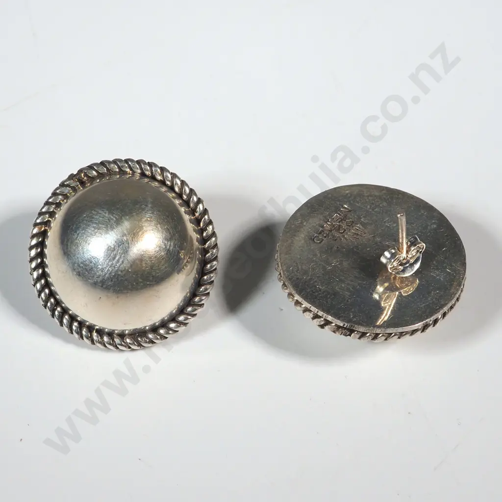 Pair Of Large Dome Earring With Rope Edge Image 1++