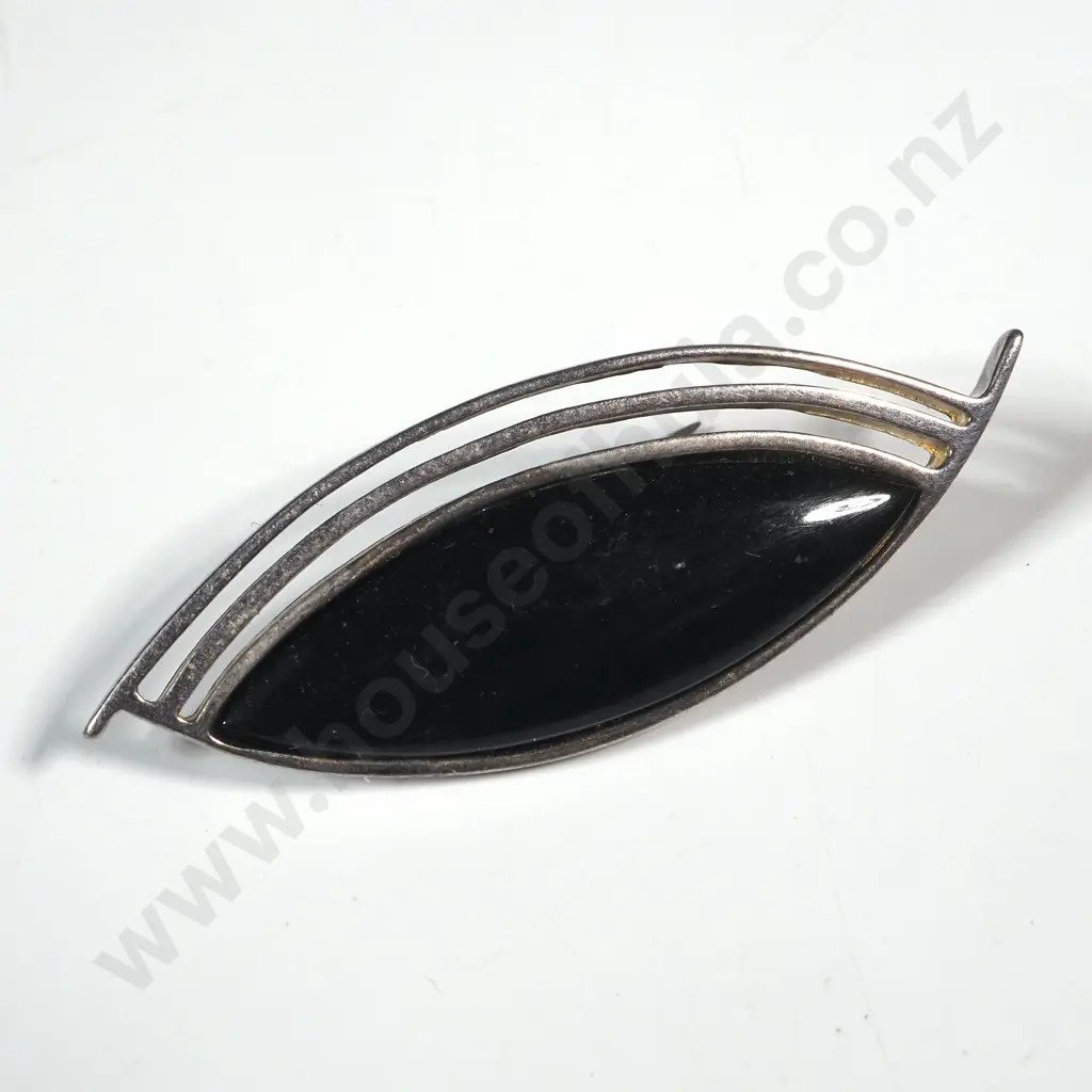 Sterling Silver Onyx Brooch Image 1++