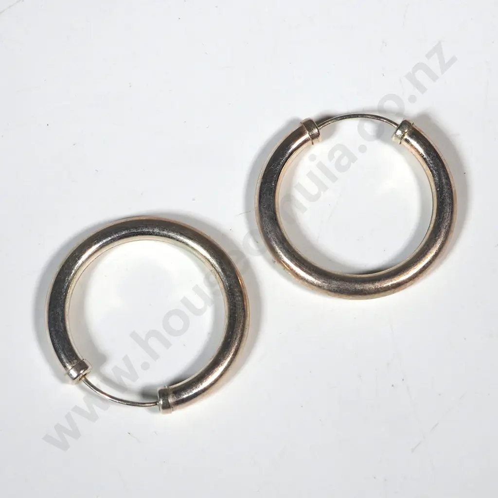 Pair Of Sterling Graduated Hoop  Earrings Image 1++