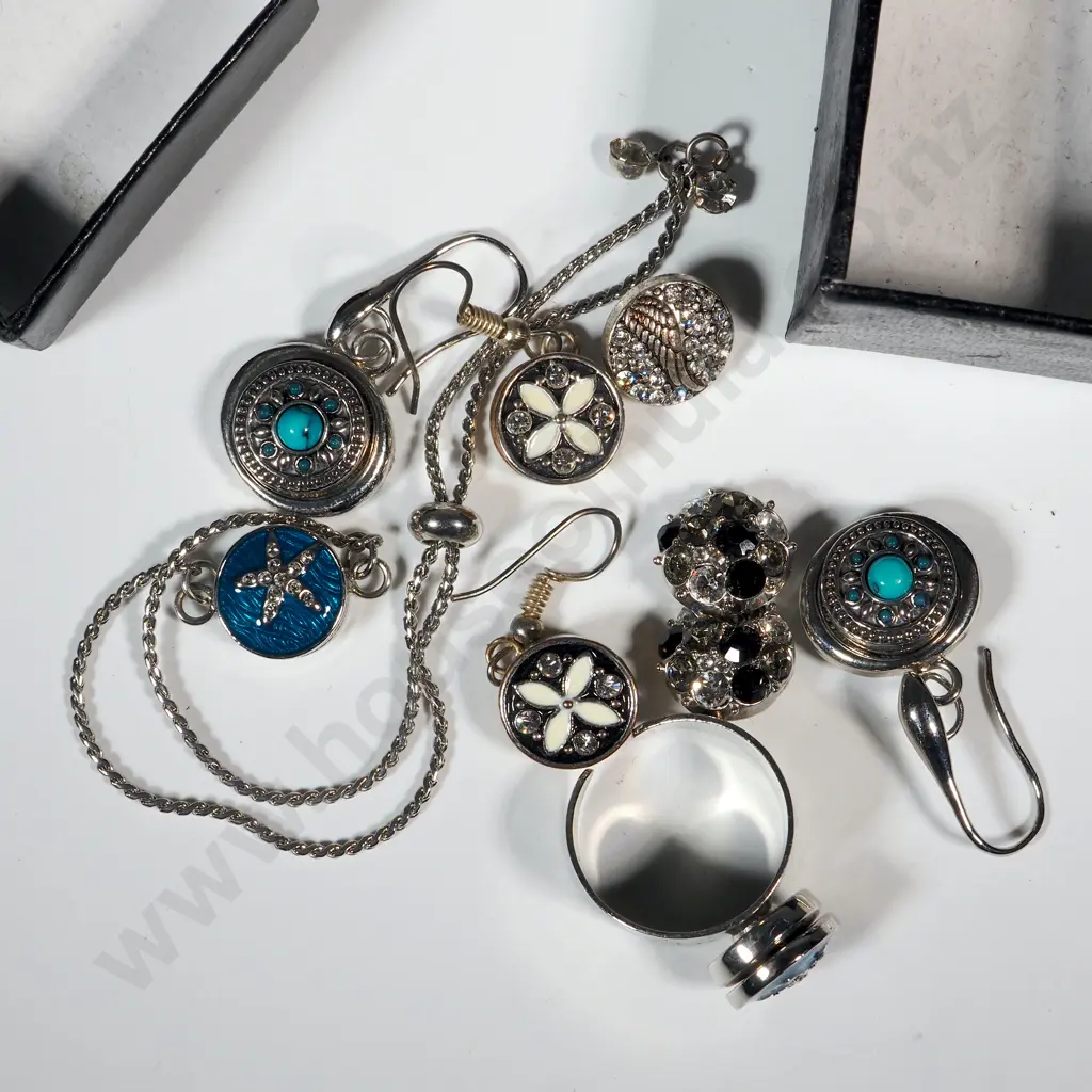 Small Box Containing Costume Jewellery - Bracelet, Ring & Earrings  Image 1++