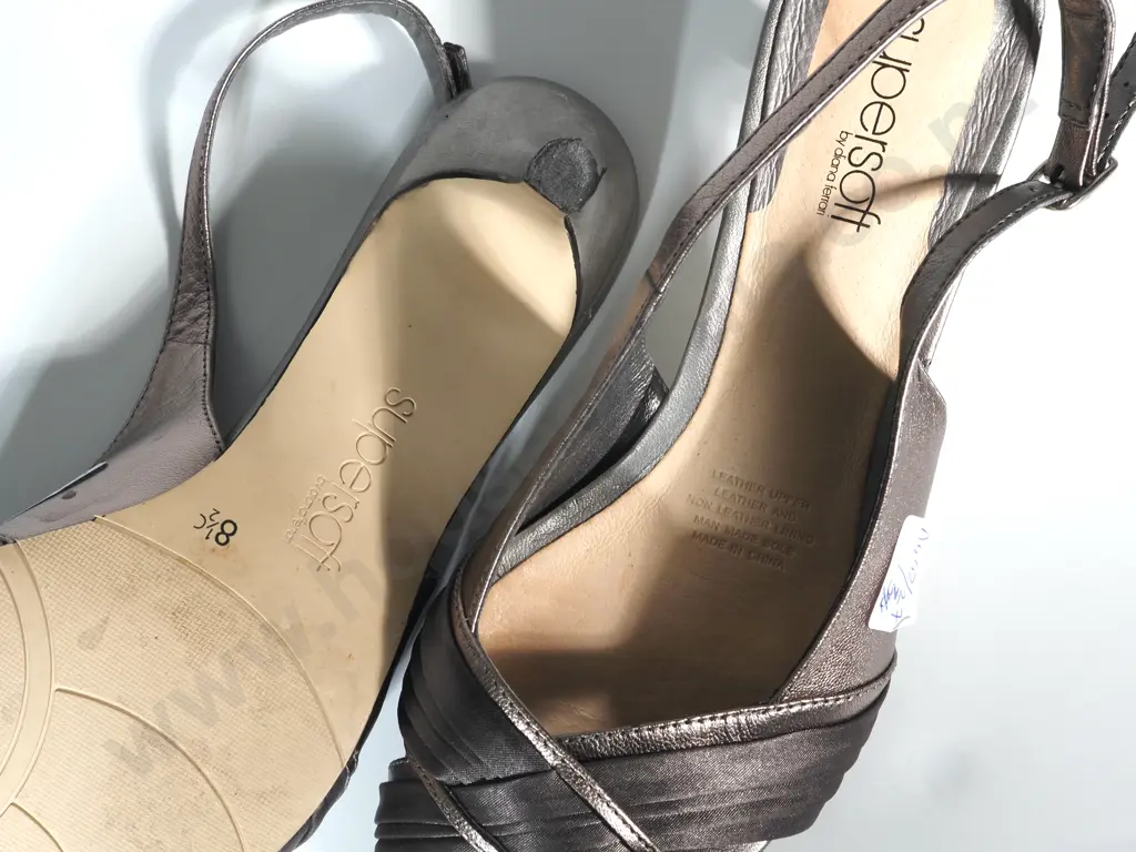 One Pair Supersoft Silver Evening Heeled Sandals Size 81/2C Image 1++