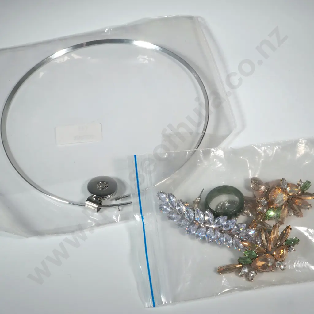 Costume Brooches, Hair Clip & Earrings, Jade Ring & A  Choker   Image 1++