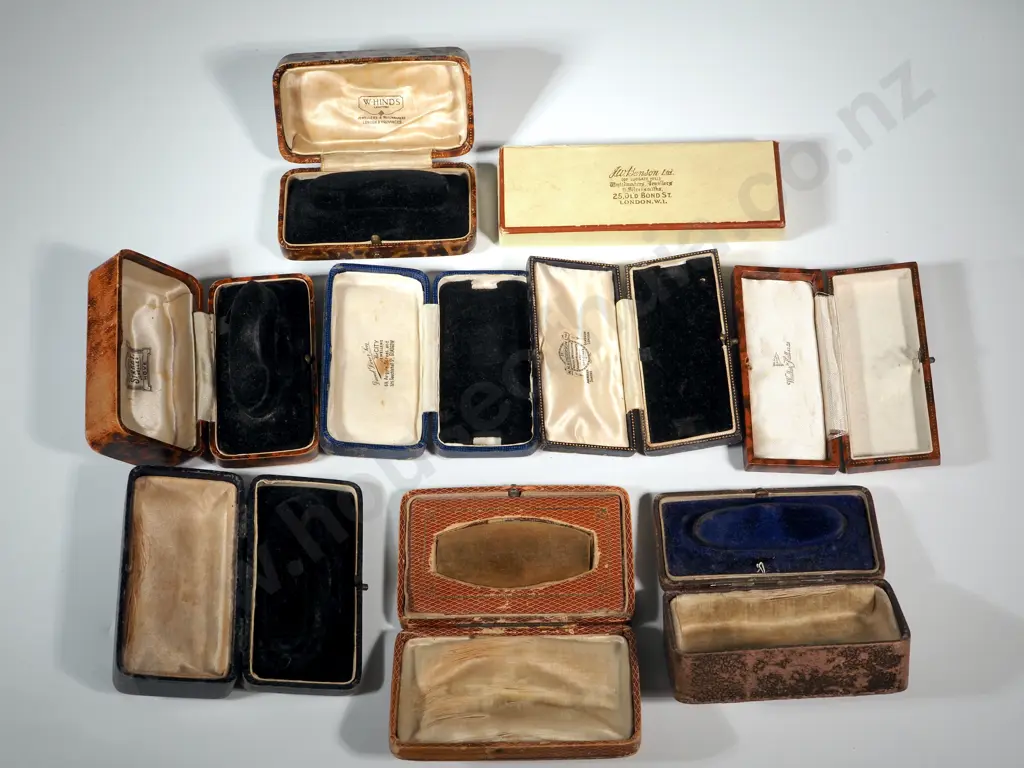 Bag of Vintage & Antique Watch Boxes  Image 1++