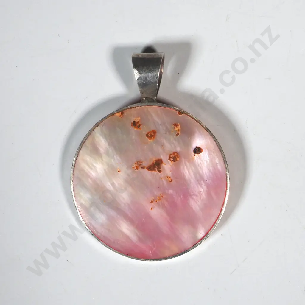 Sterling Silver & Mother Of Pearl Pendant Image 1++