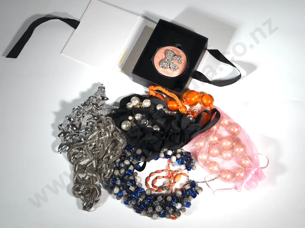 Costume Jewellery Ornate Chokers/ Headdresses, Necklace & A "Forever New " Compact Image 1++