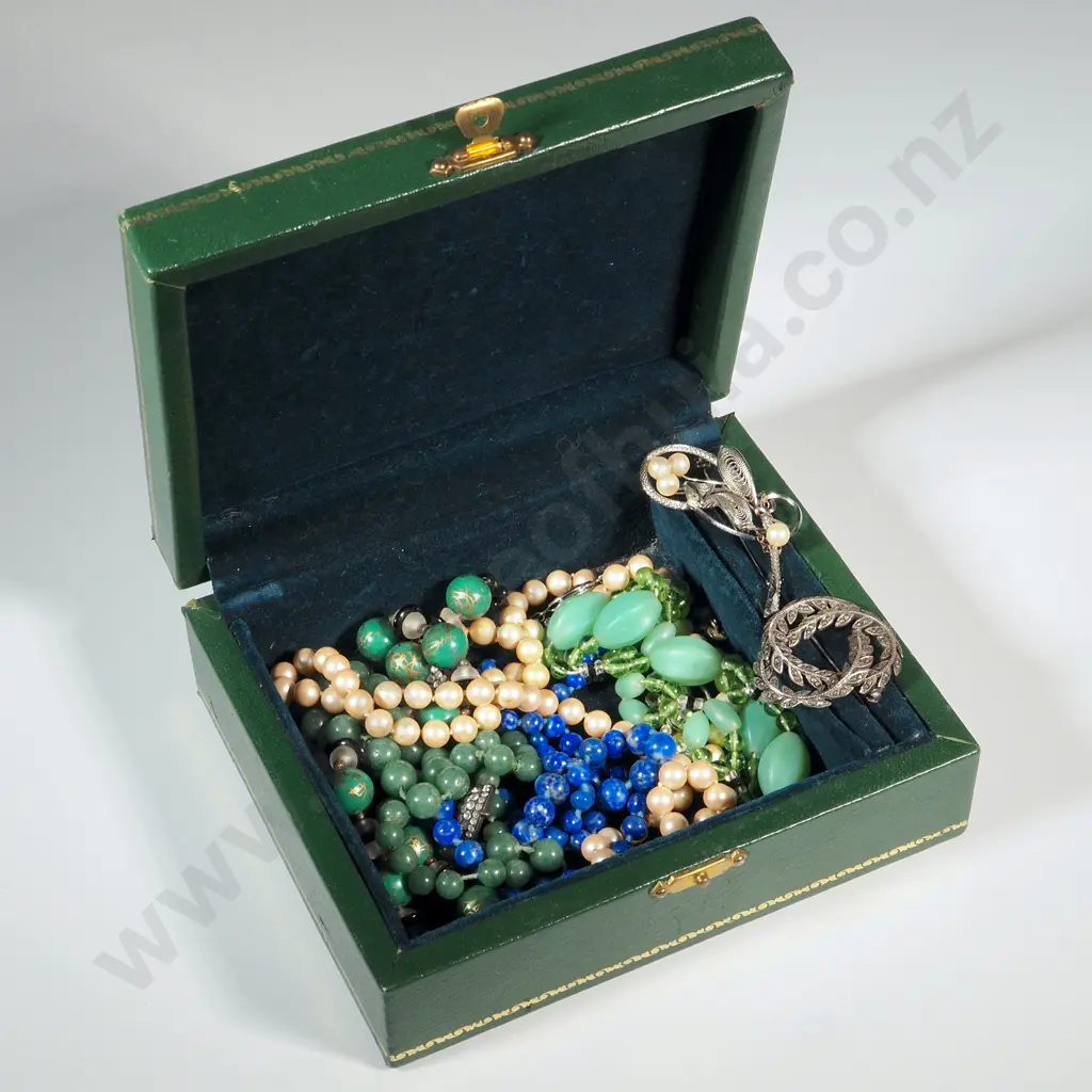 Box of Assorted Costume Jewellery Image 1++