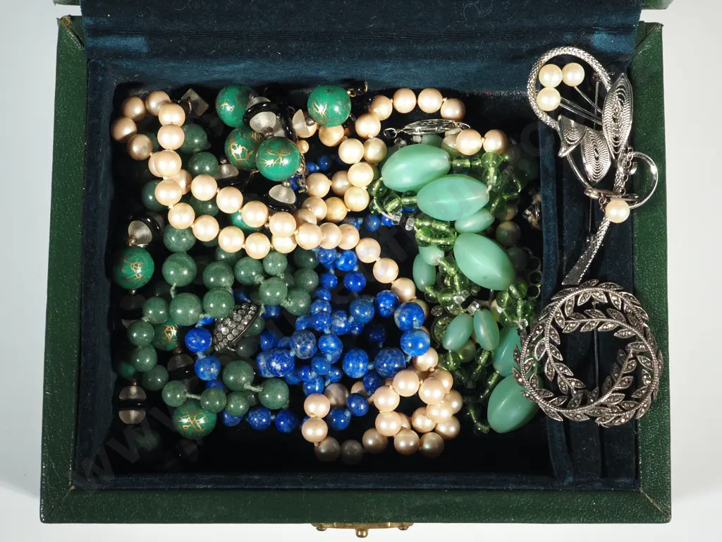 Box of Assorted Costume Jewellery Image 1++