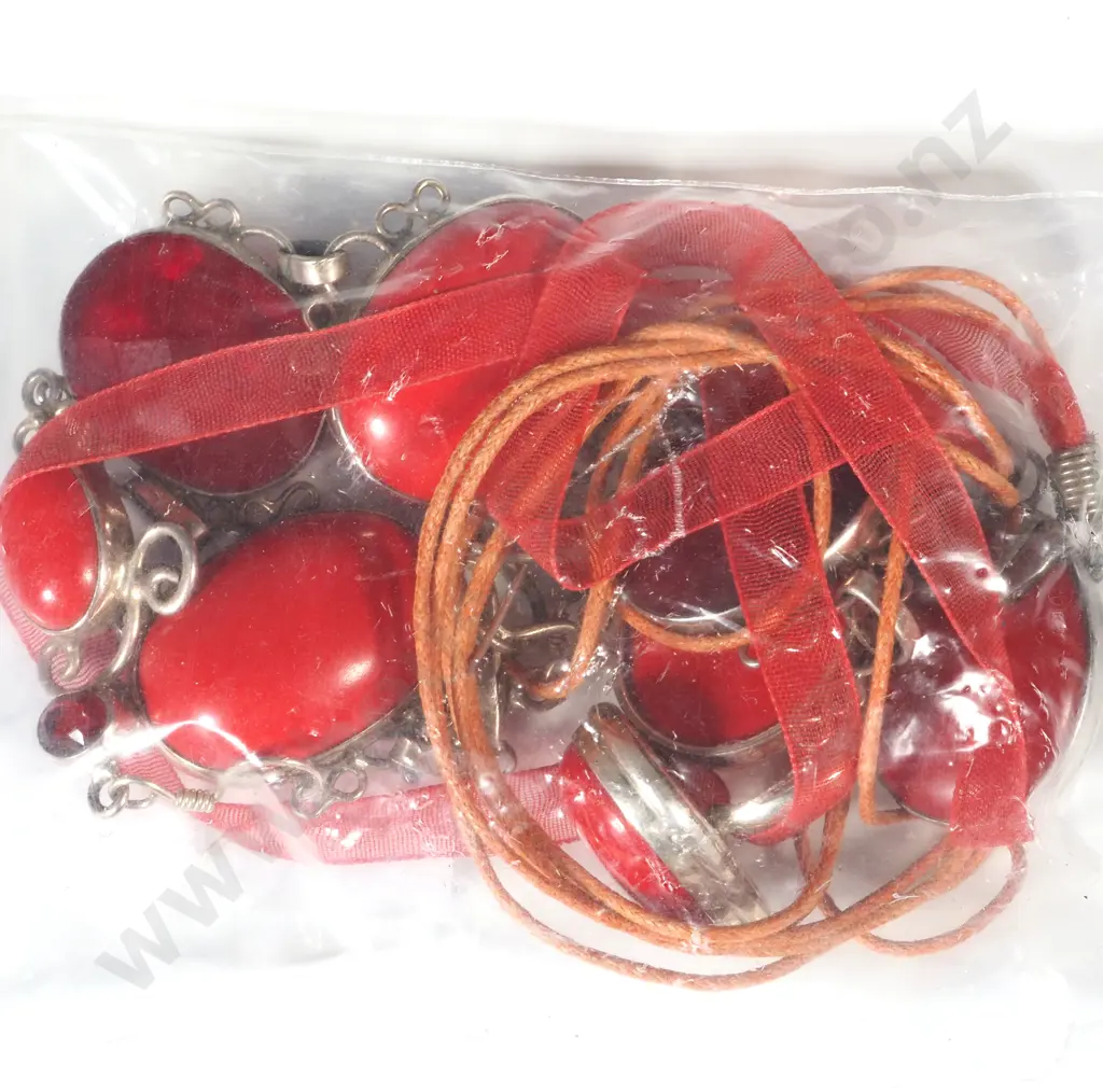 Assorted Lot of Costume Jewellery Image 1++