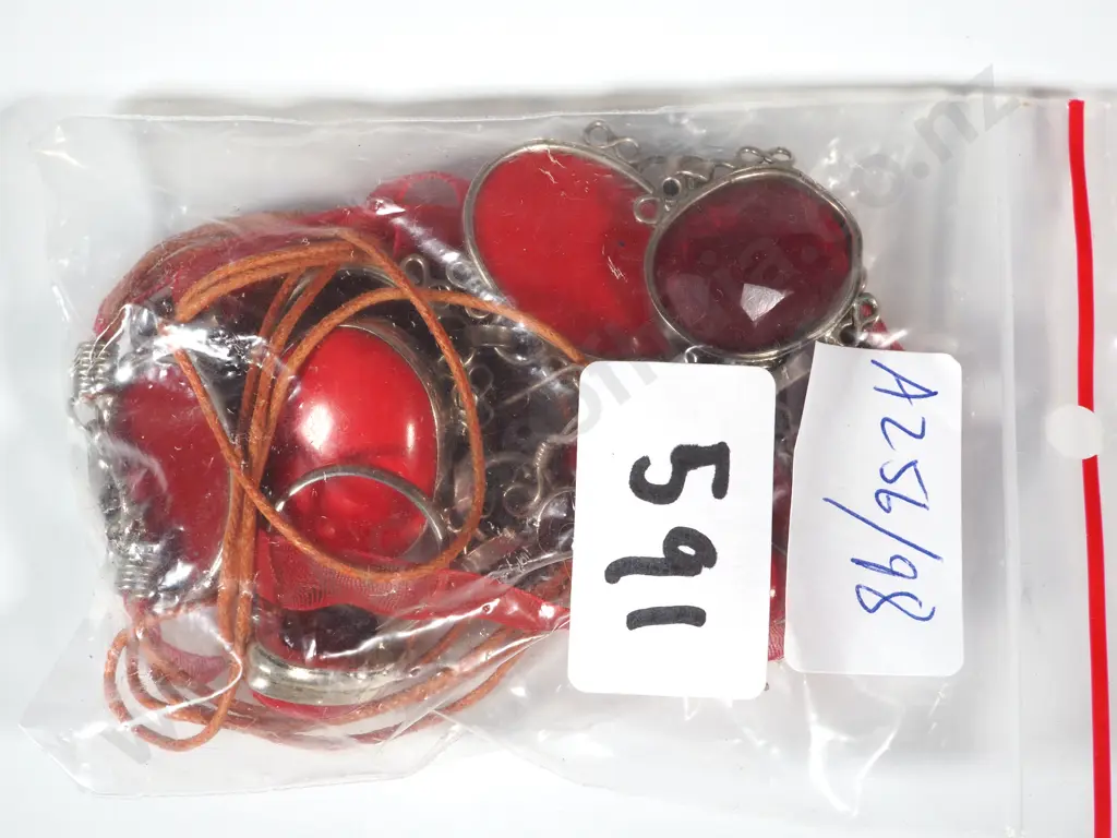 Assorted Lot of Costume Jewellery Image 1++