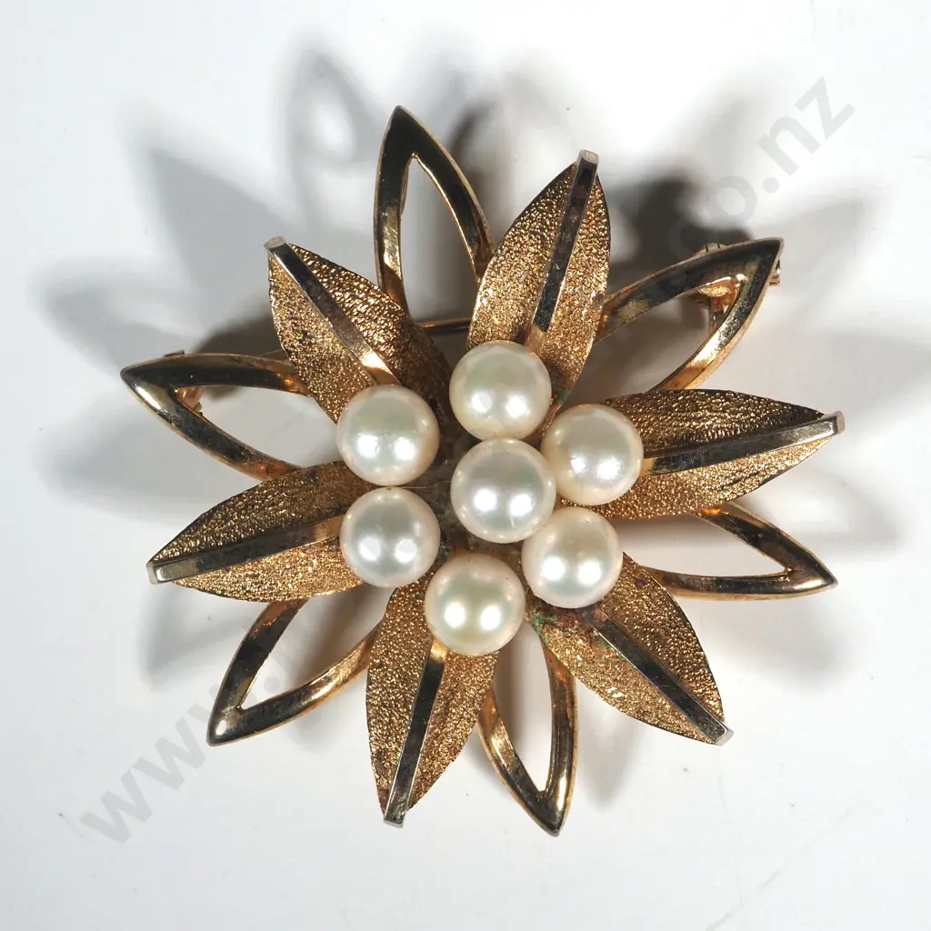 Sterling Silver Pearl Star Burst Brooch Image 1++