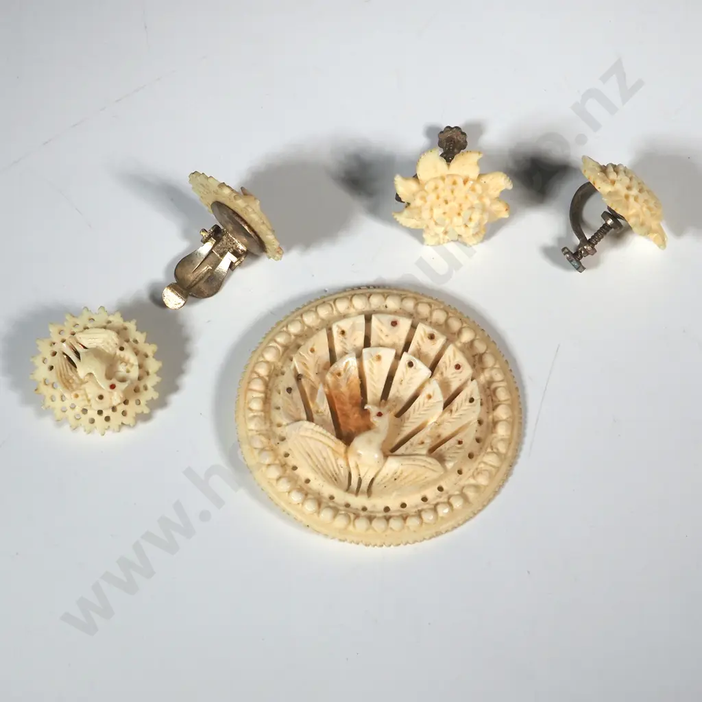 Assorted Bone Jewellery some A/F Image 1++