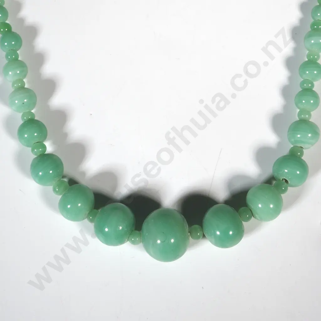 Jade Bead Necklace Image 1++