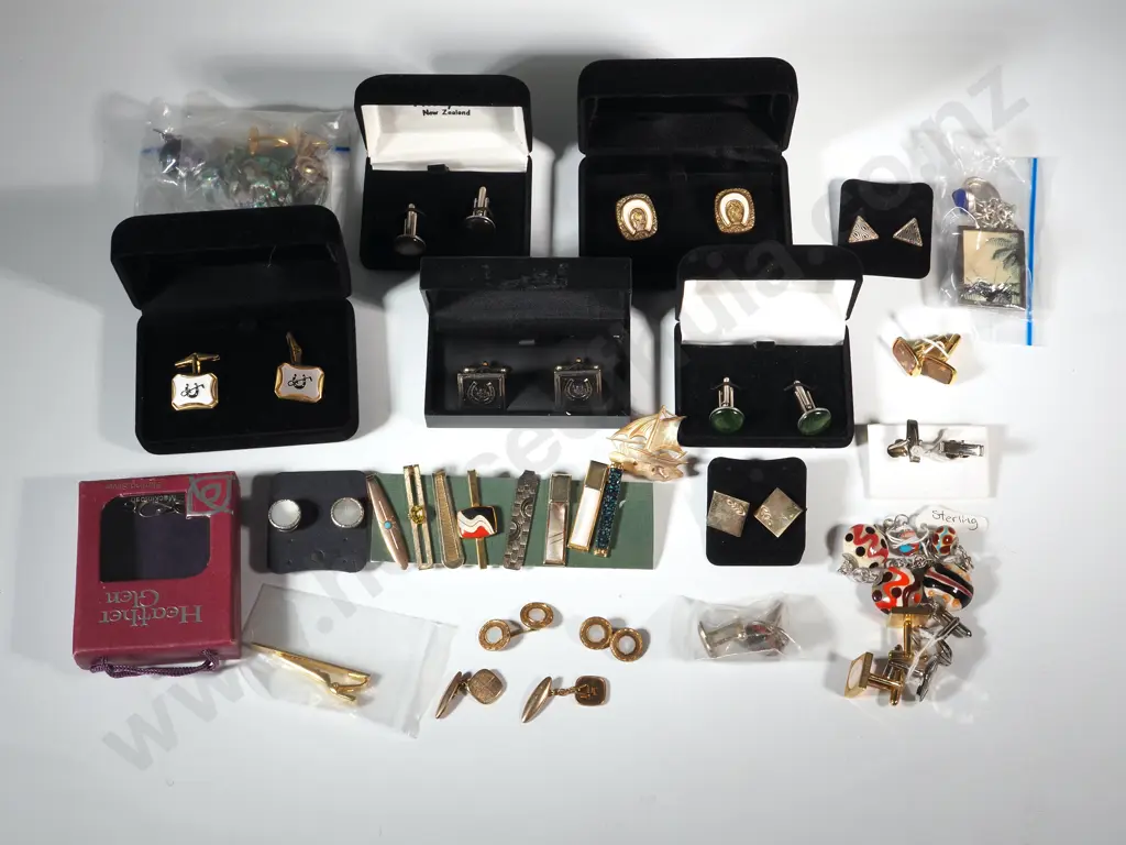 assorted lot of cufflinks  Image 1++
