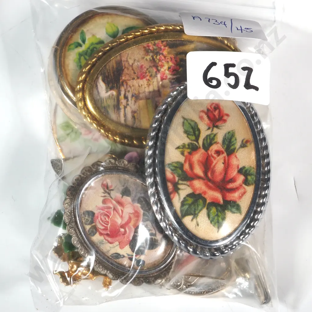 Quantity Of Brooches With Pictorial Insets; Mainly Roses & A Pill Box With Roses  Image 1++
