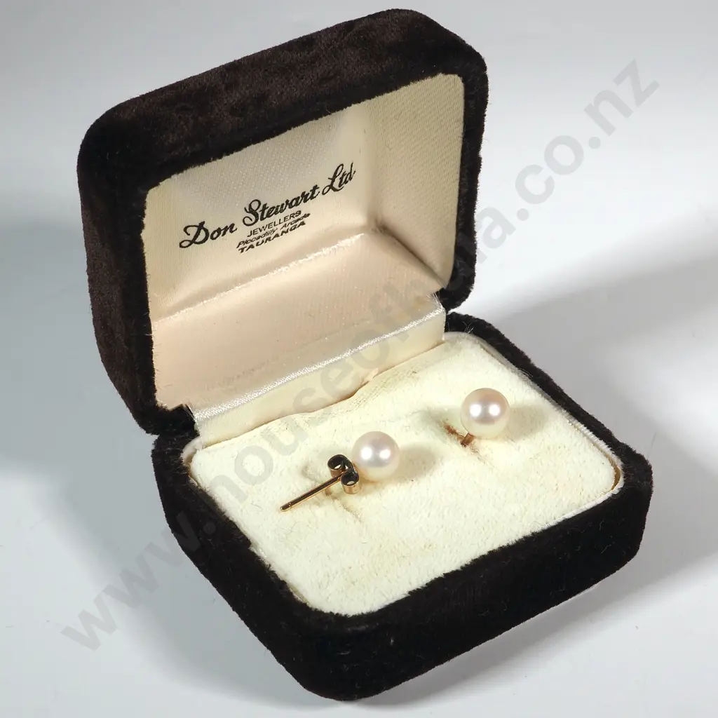 Pair Of Pearl Earrings In A Don Stewart Ltd. Jewellers Box  Image 1++
