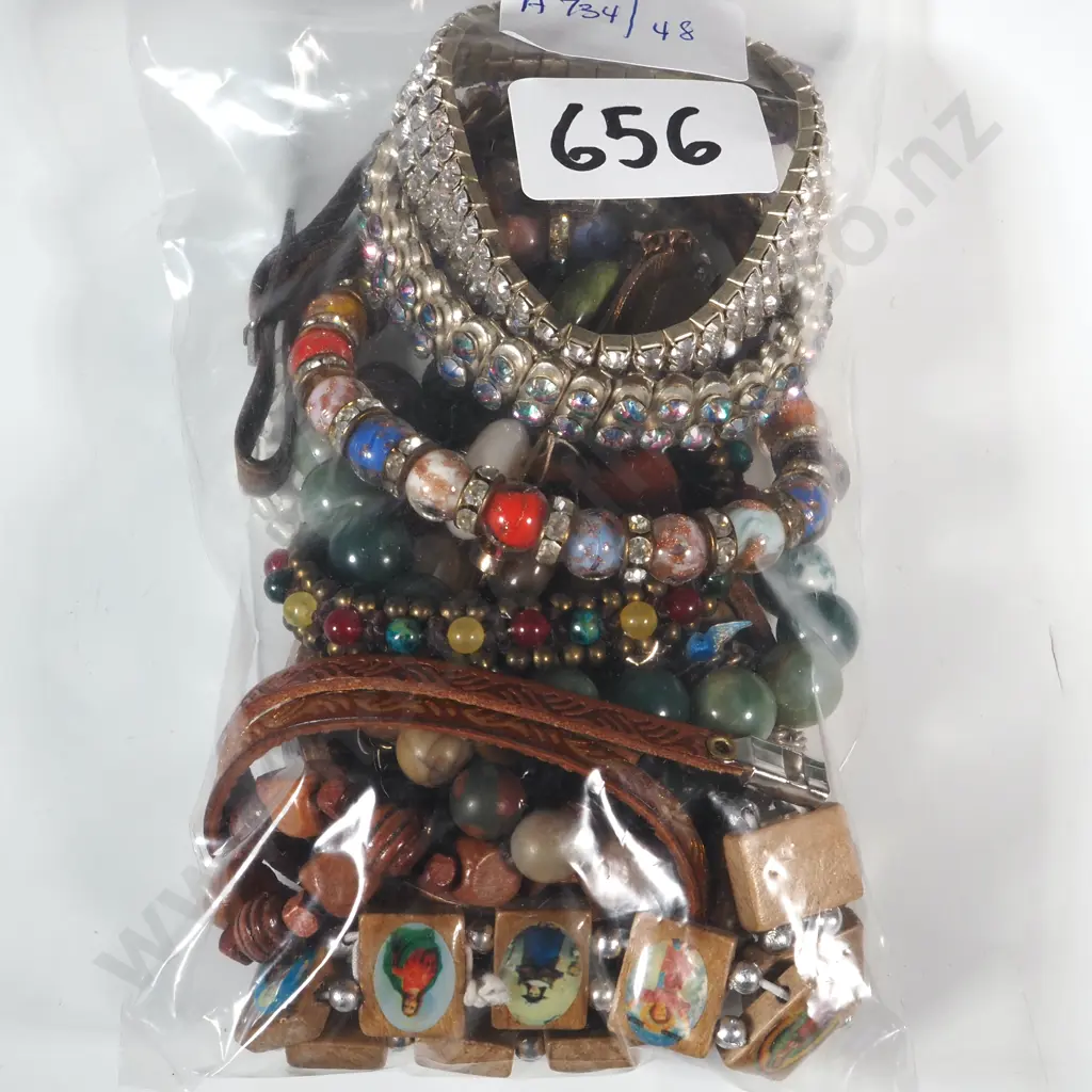 Bag Of Costume Bracelets Including Glass & Stone Bracelets Image 1++