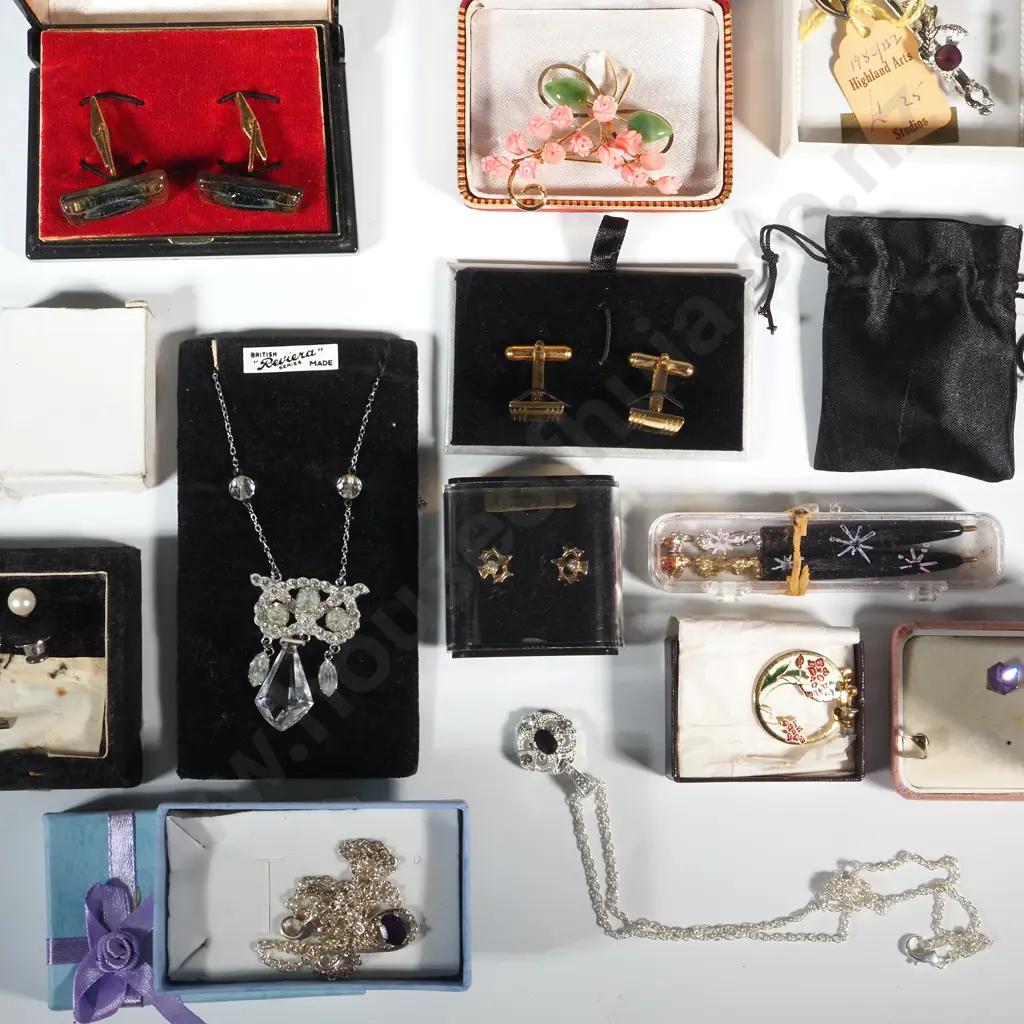 Various Items Of Costume Jewellery In Boxes Image 1++
