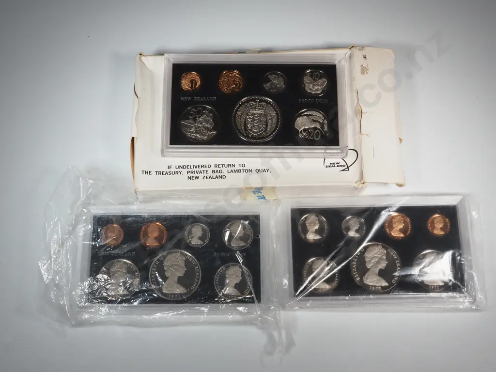 Three New Zealand Proof Sets in Plush Cases  Image 1++