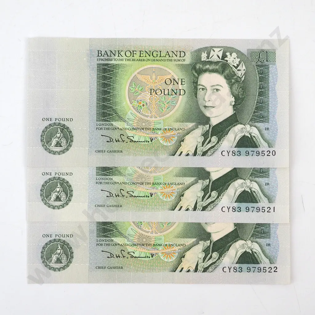 Three Consecutive AUNC Bank of England One Pound Banknotes  Image 1++