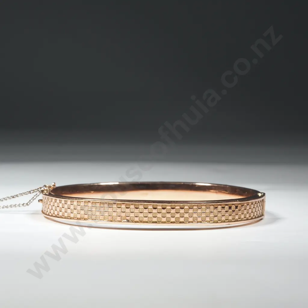 Antique 9ct Gold Hinged Bangle w Detailing Image 1++