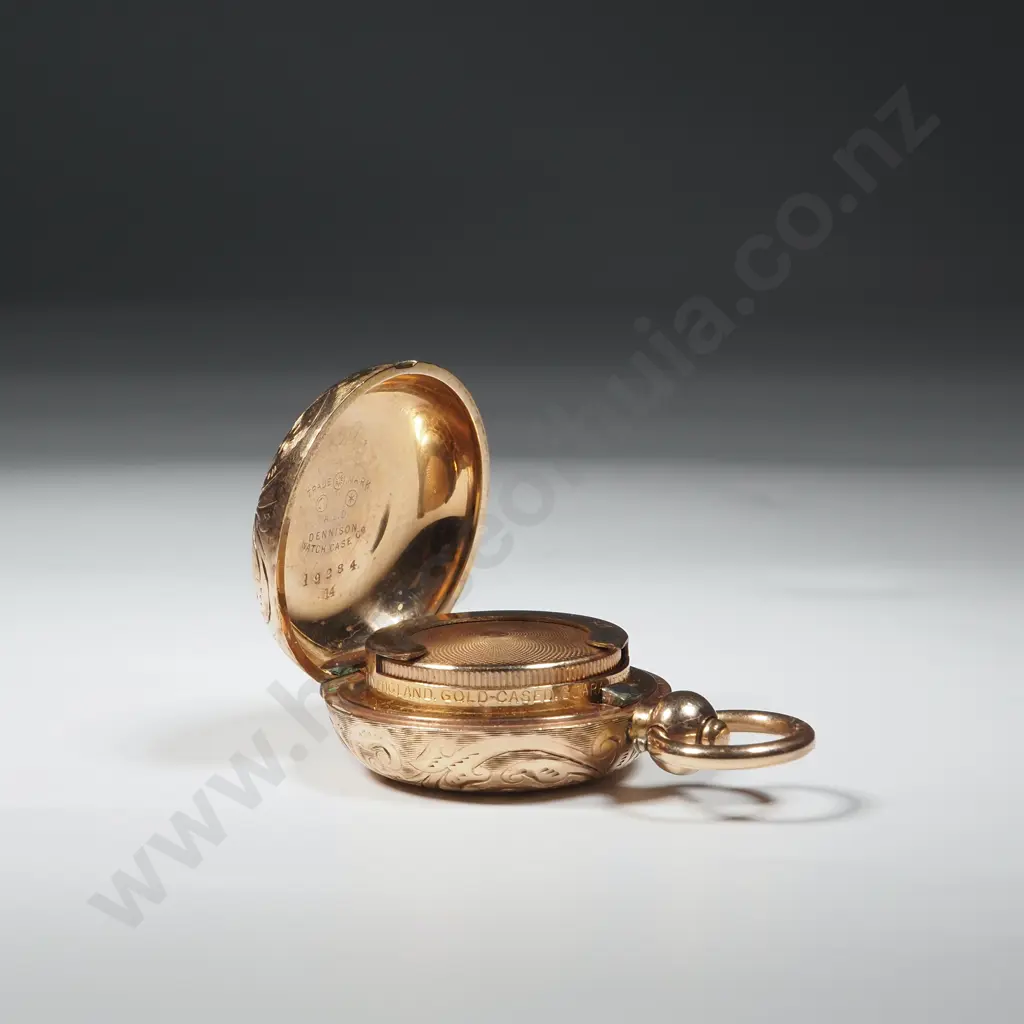 Decoratively Engraved Rolled Gold Sovereign Case Image 1++