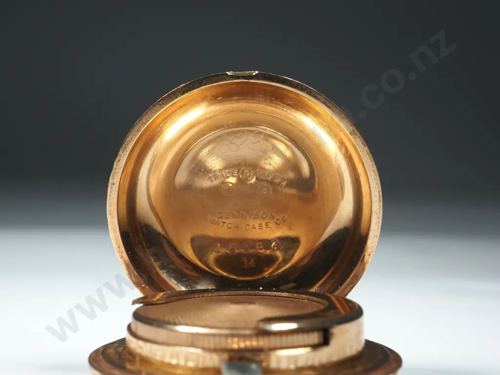 Decoratively Engraved Rolled Gold Sovereign Case Image 1++