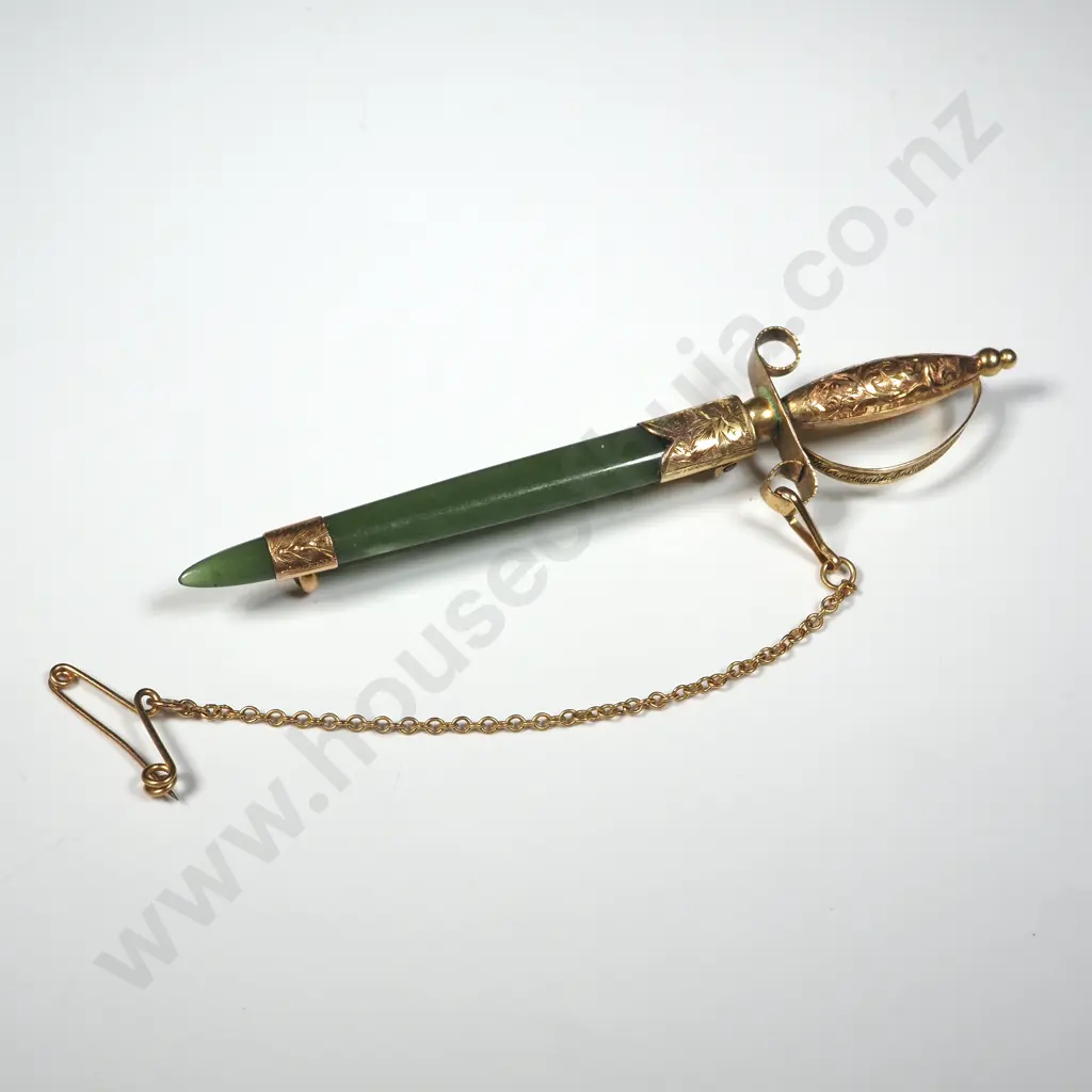 Impressive 9ct Gold Greenstone Sword Brooch Image 1++