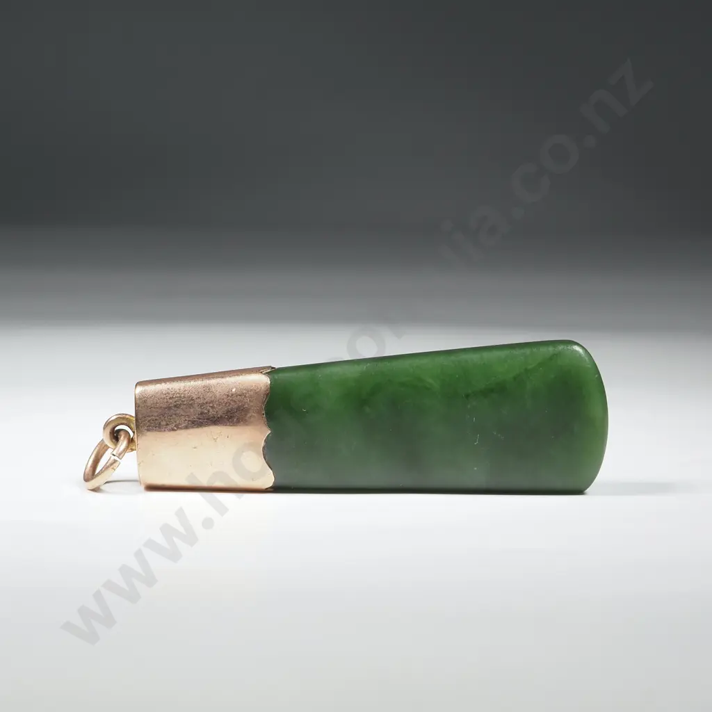 Exceptional Large Colonial 9ct Gold Greenstone Pendant Image 1++