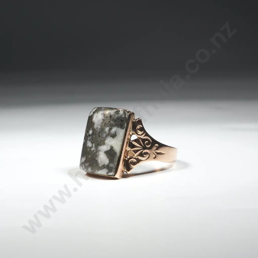 Substantial Colonial Gold Bearing Quartz & 9ct Gold Ring Image 1++