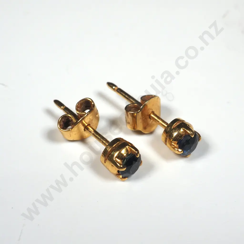 14ct Gold Sapphire Stud Earrings Image 1++
