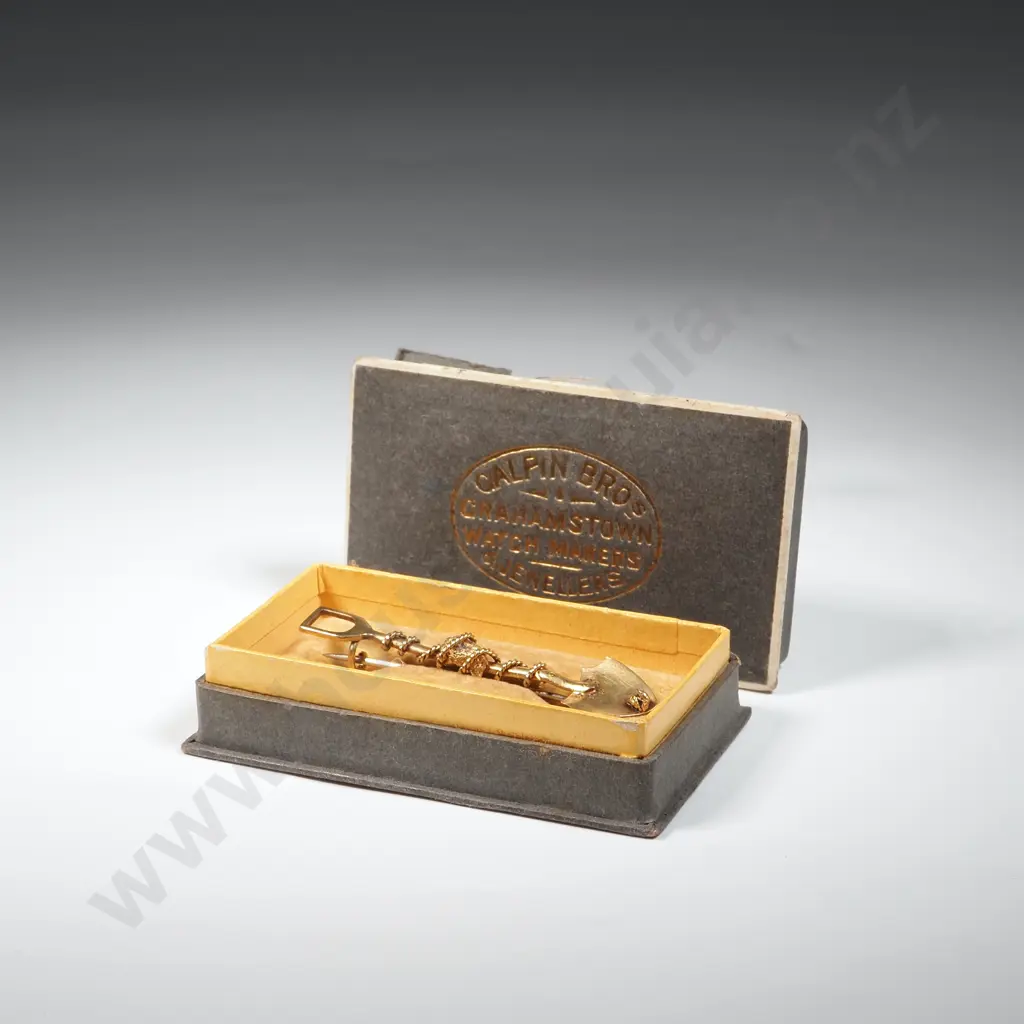 Colonial 9ct Gold Miners Nugget Brooch Image 1++