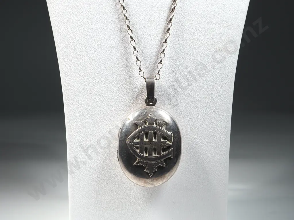 Exquisite Edwardian Locket on Sterling Silver Chain Image 1++