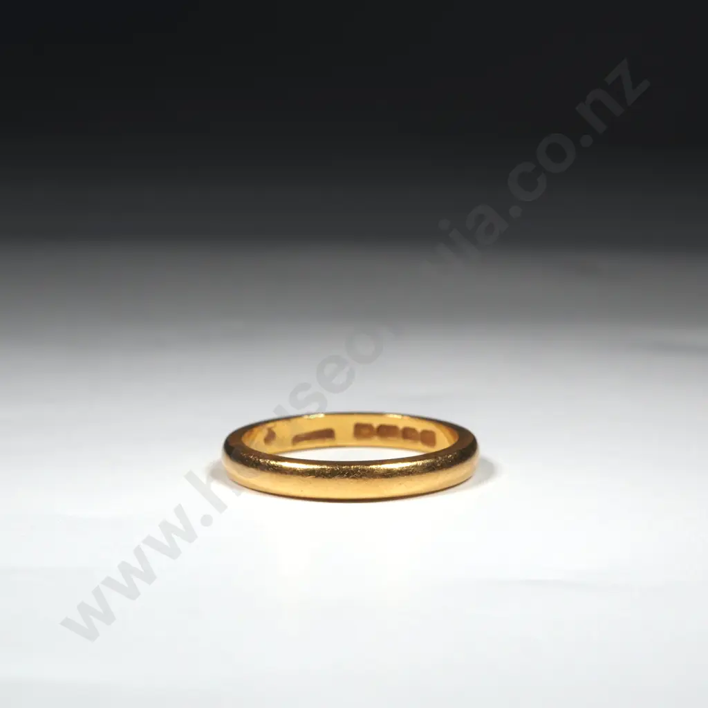 22ct Gold Wedding Band w English Hallmarks Image 1++