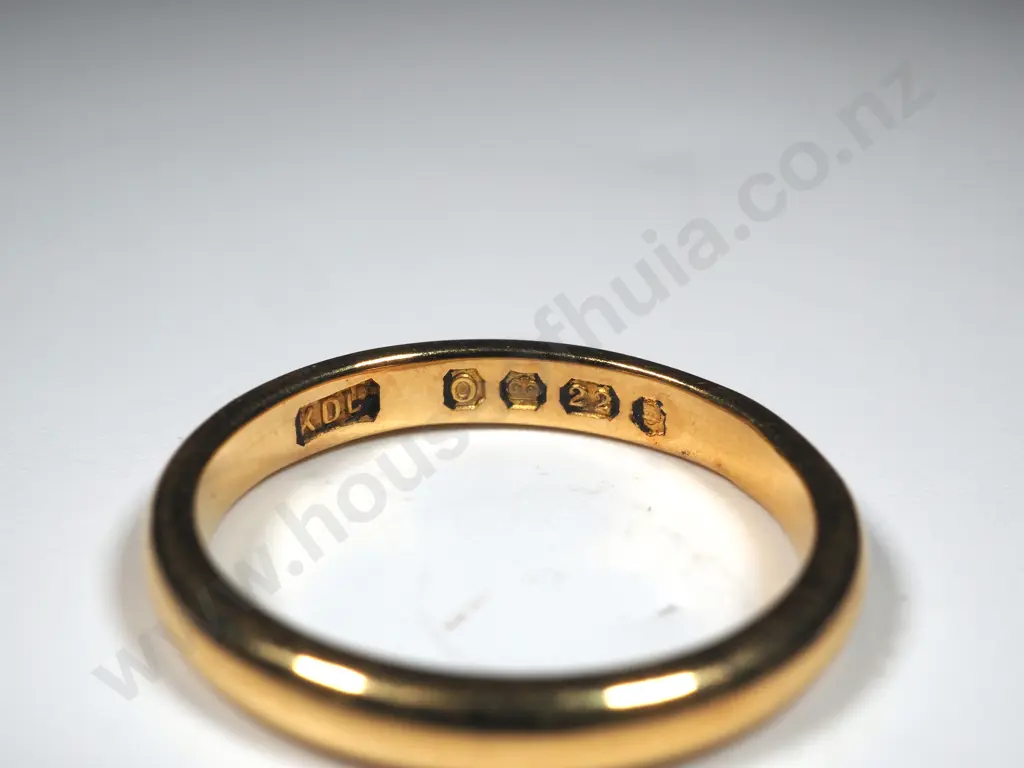 22ct Gold Wedding Ring w English Hallmarks Image 1++
