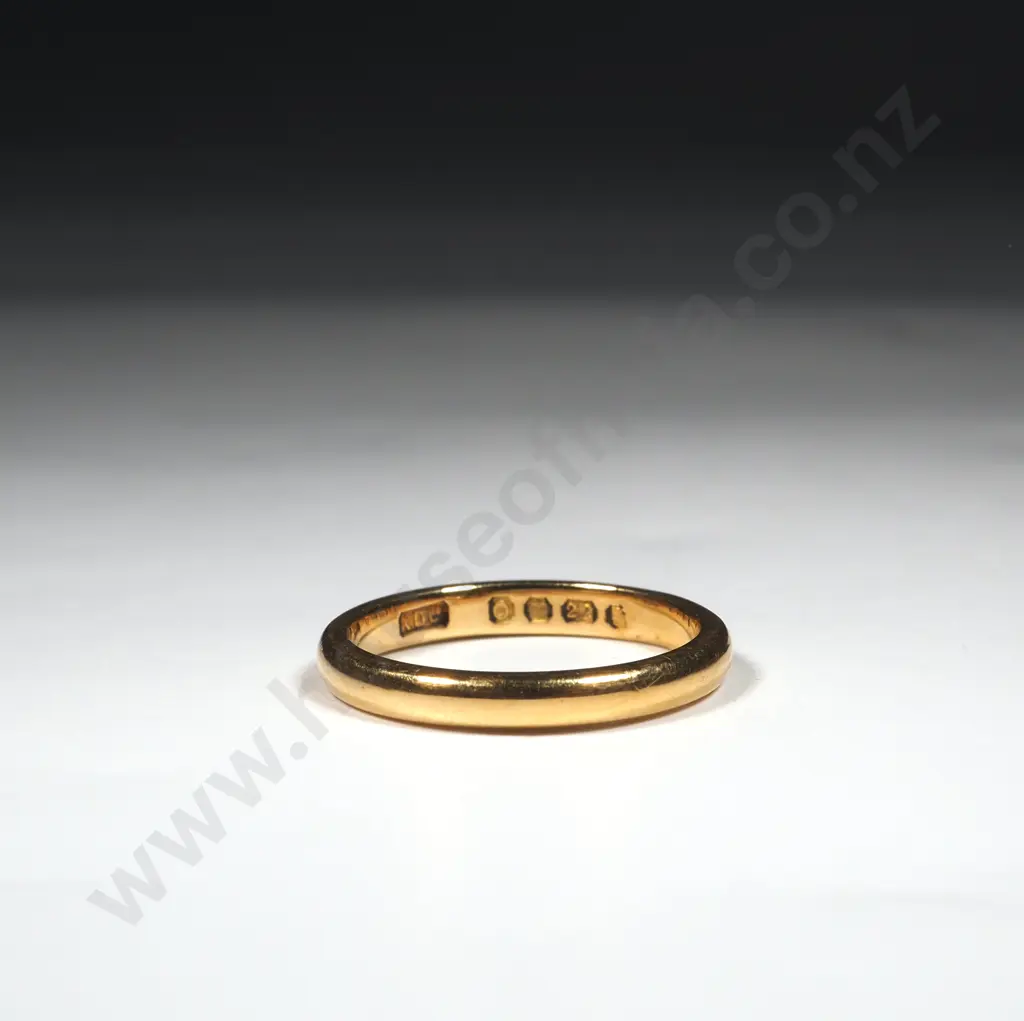 22ct Gold Wedding Ring w English Hallmarks Image 1++