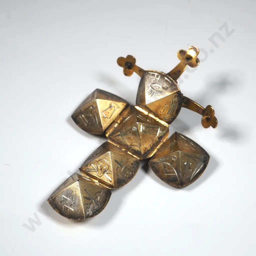 9ct Gold Masonic Ball  Image 1++