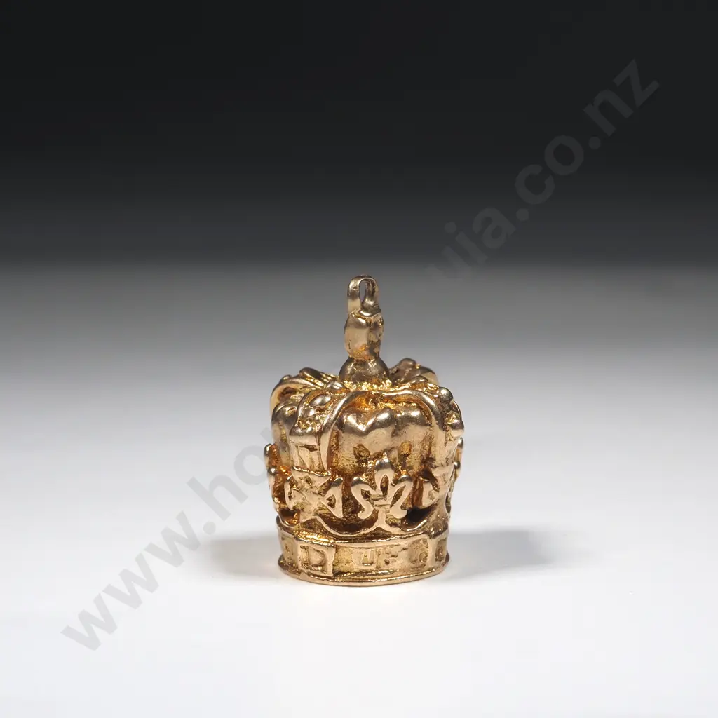 9ct Gold Crown Pendant w English Hallmarks Image 1++