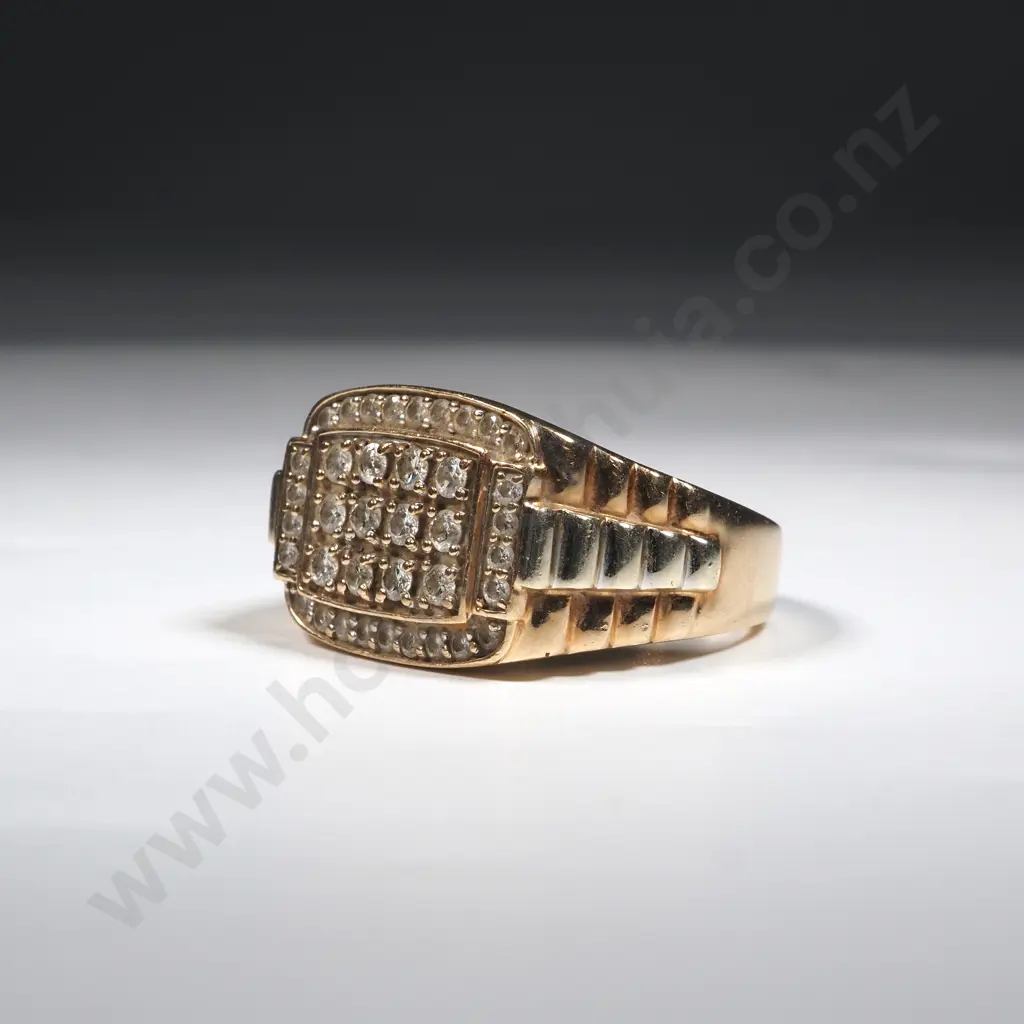 10ct Gold & Diamond Ring Image 1++