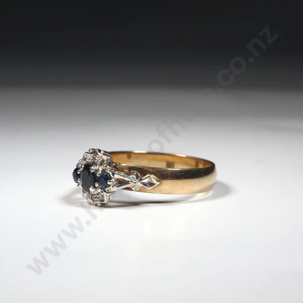 9ct Gold Sapphire & Diamond Ring Image 1++