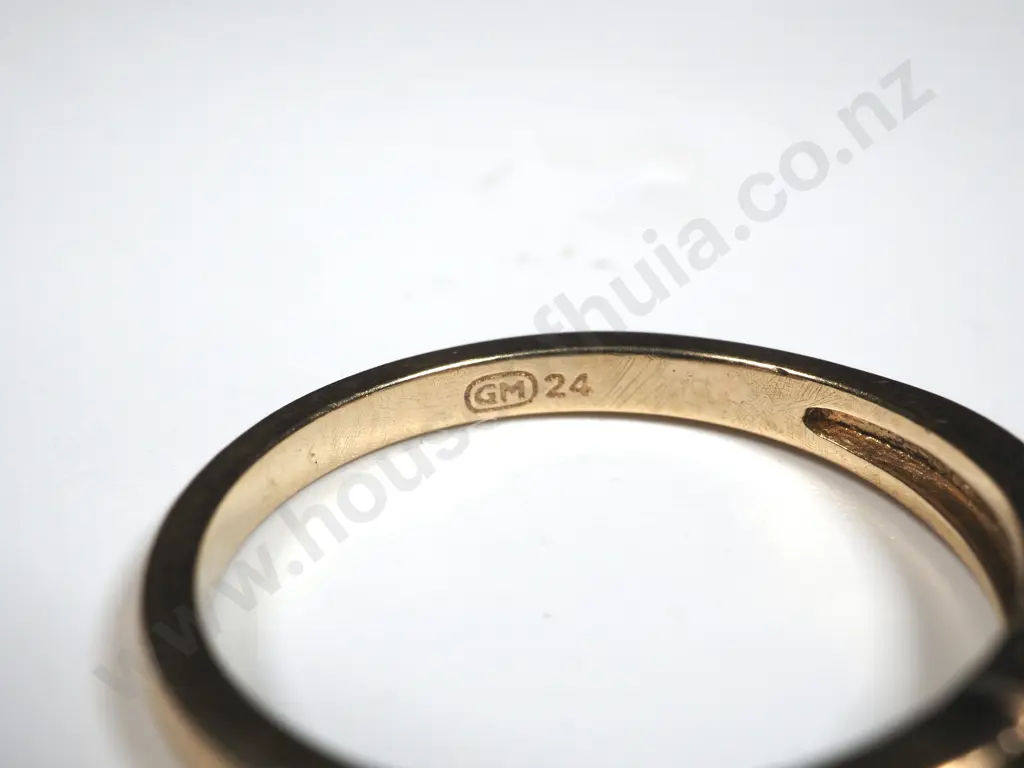 9ct Gold Sapphire Ring Image 1++