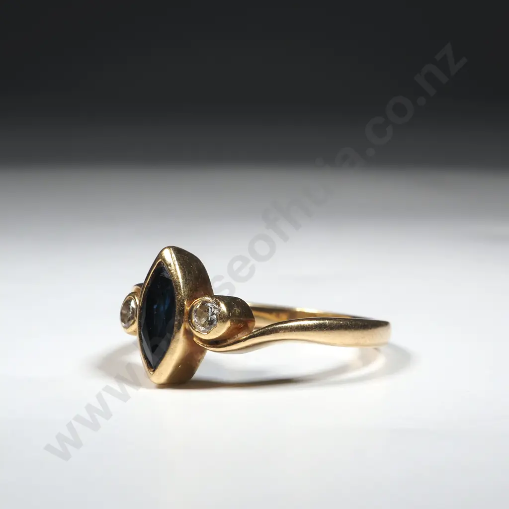 Fabulous 18ct Gold Diamond & Sapphire Ring - Valued at $6,400.00 Image 1++