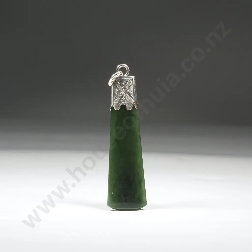 Colonial Sterling Silver & Greenstone Pendant Image 1++