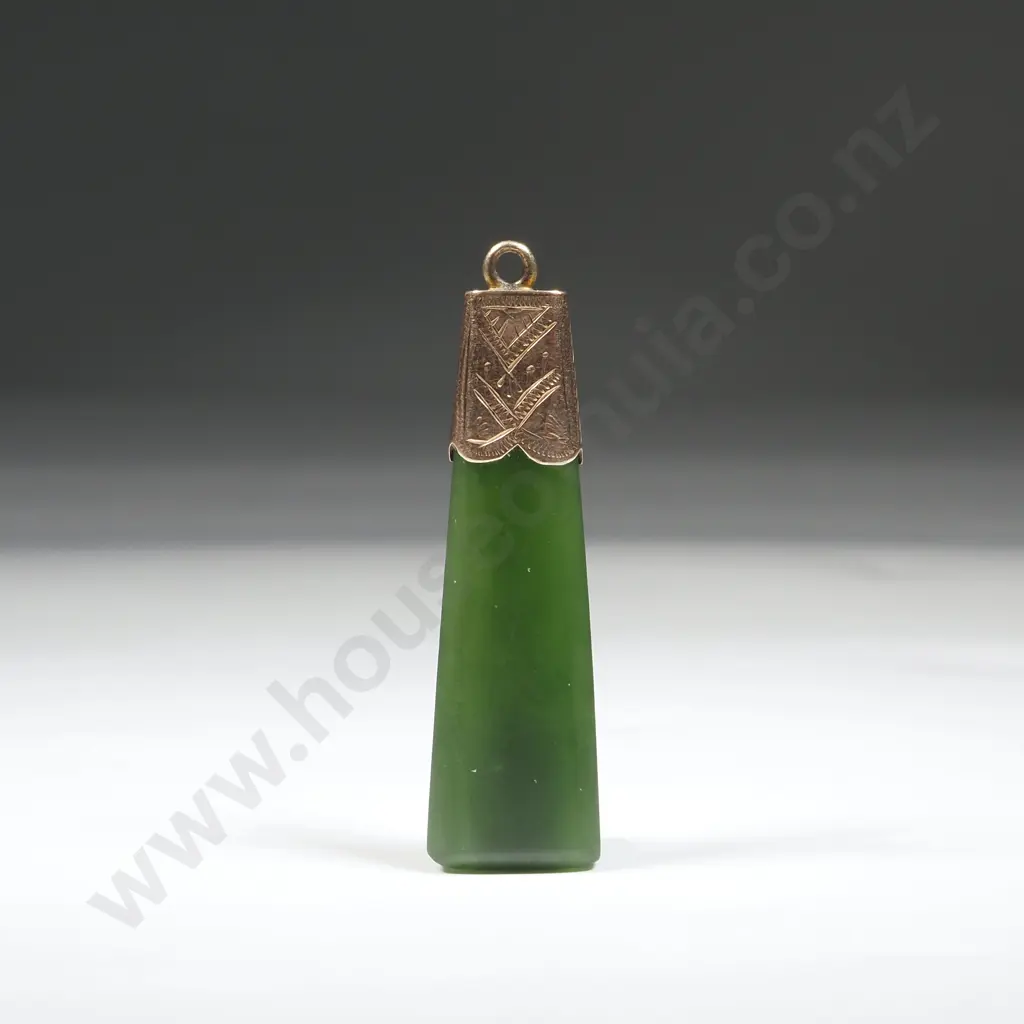 Colonial 9ct Gold Greenstone Pendant Image 1++