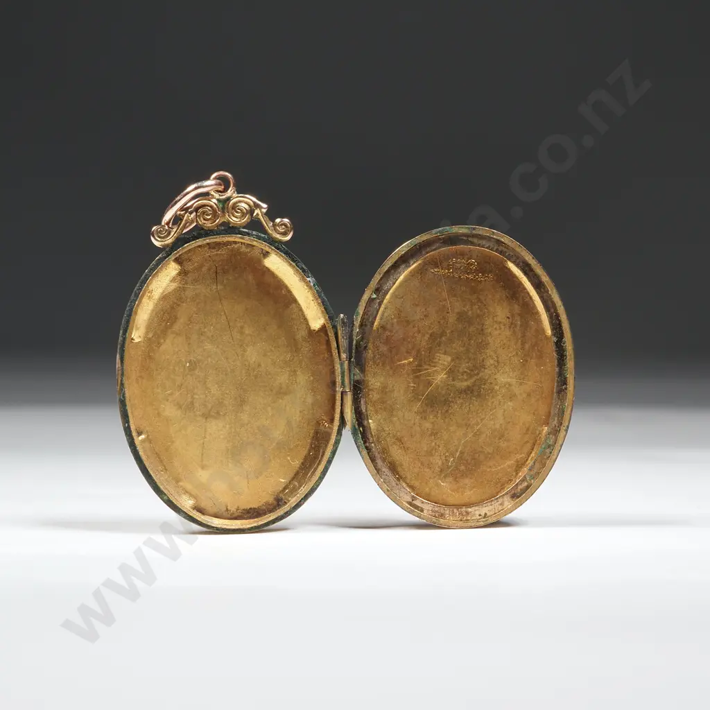 Vintage 9ct Gold Front & Back Photo locket Image 1++