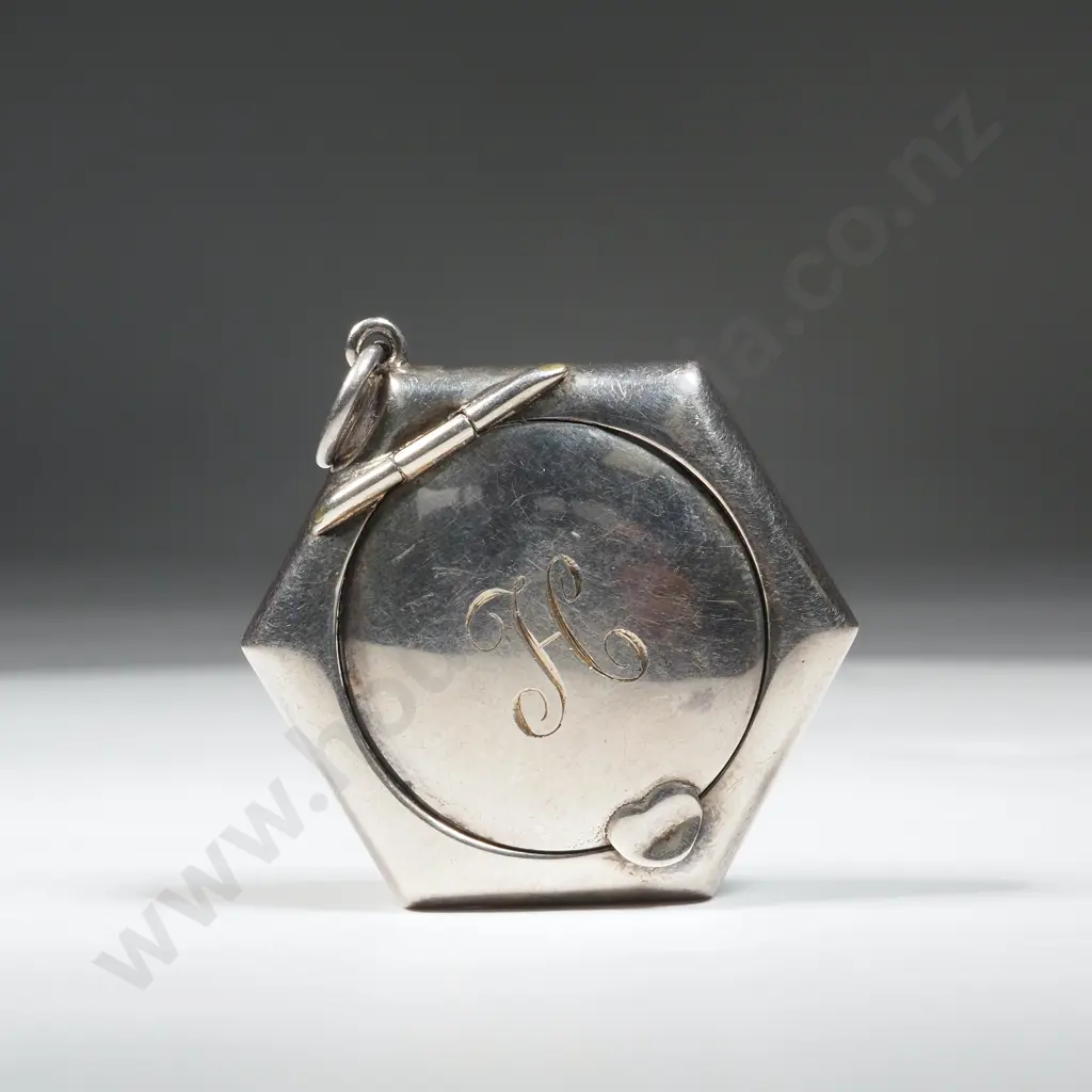 Sterling Silver Powder Compact - H Initial on Front Image 1++