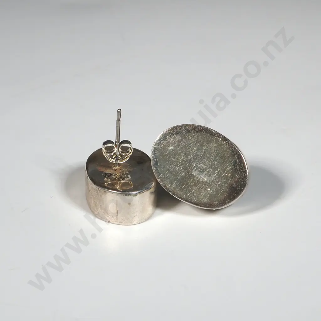 Pair Of Sterling Silver Solid Oval Earrings Image 1++