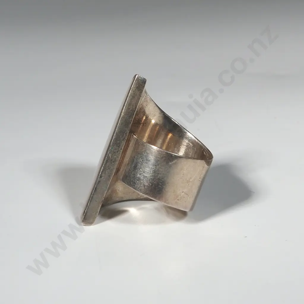 Modernist Sterling Silver & Mother Of Pearl Ring Image 1++