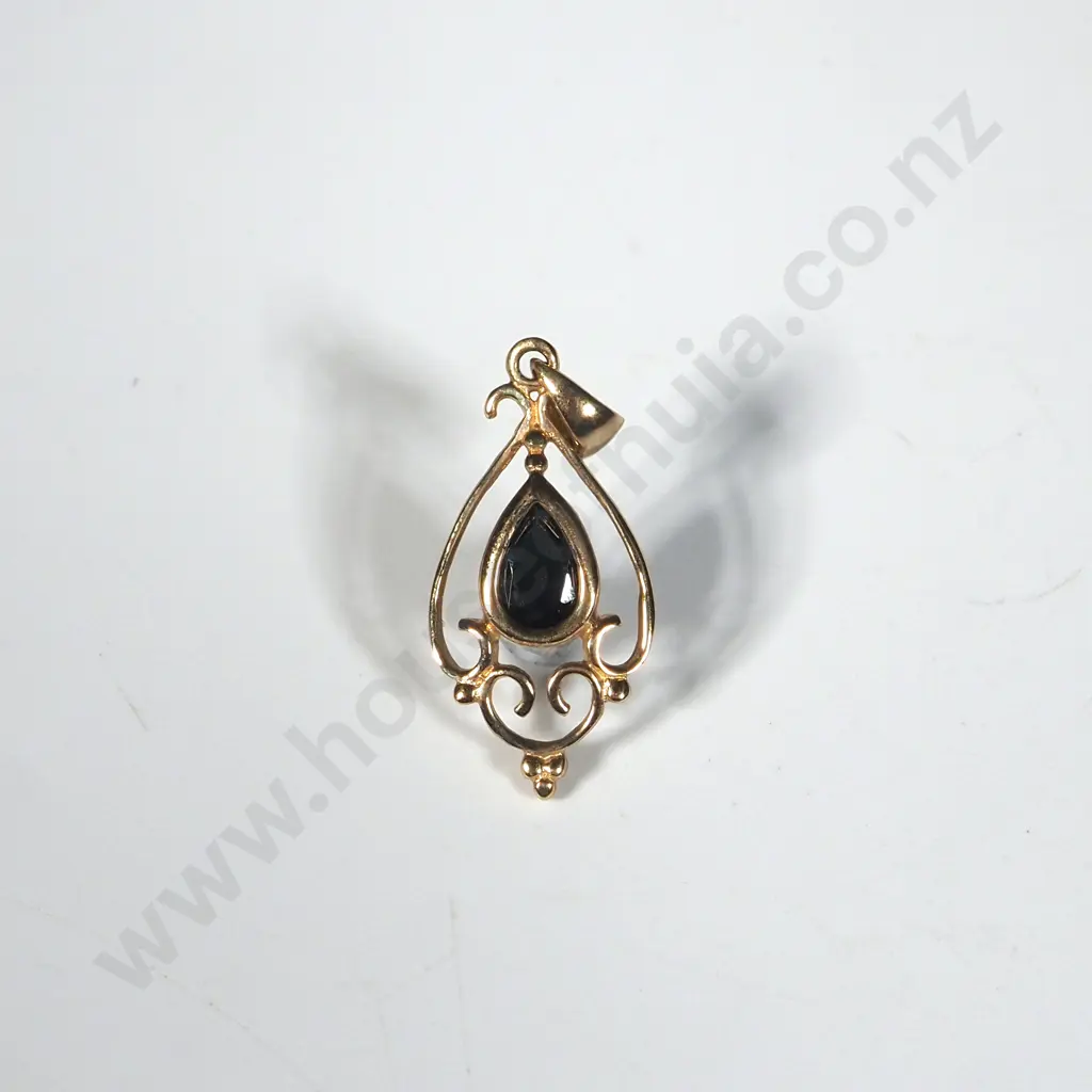 9ct Gold Sapphire Pendant Image 1++