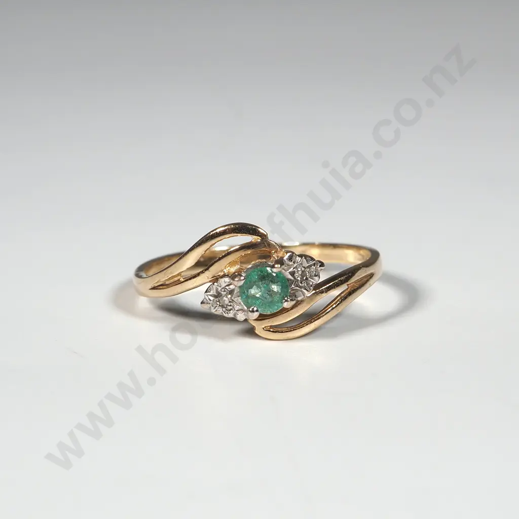 9ct Gold Green Gem Ring Image 1++