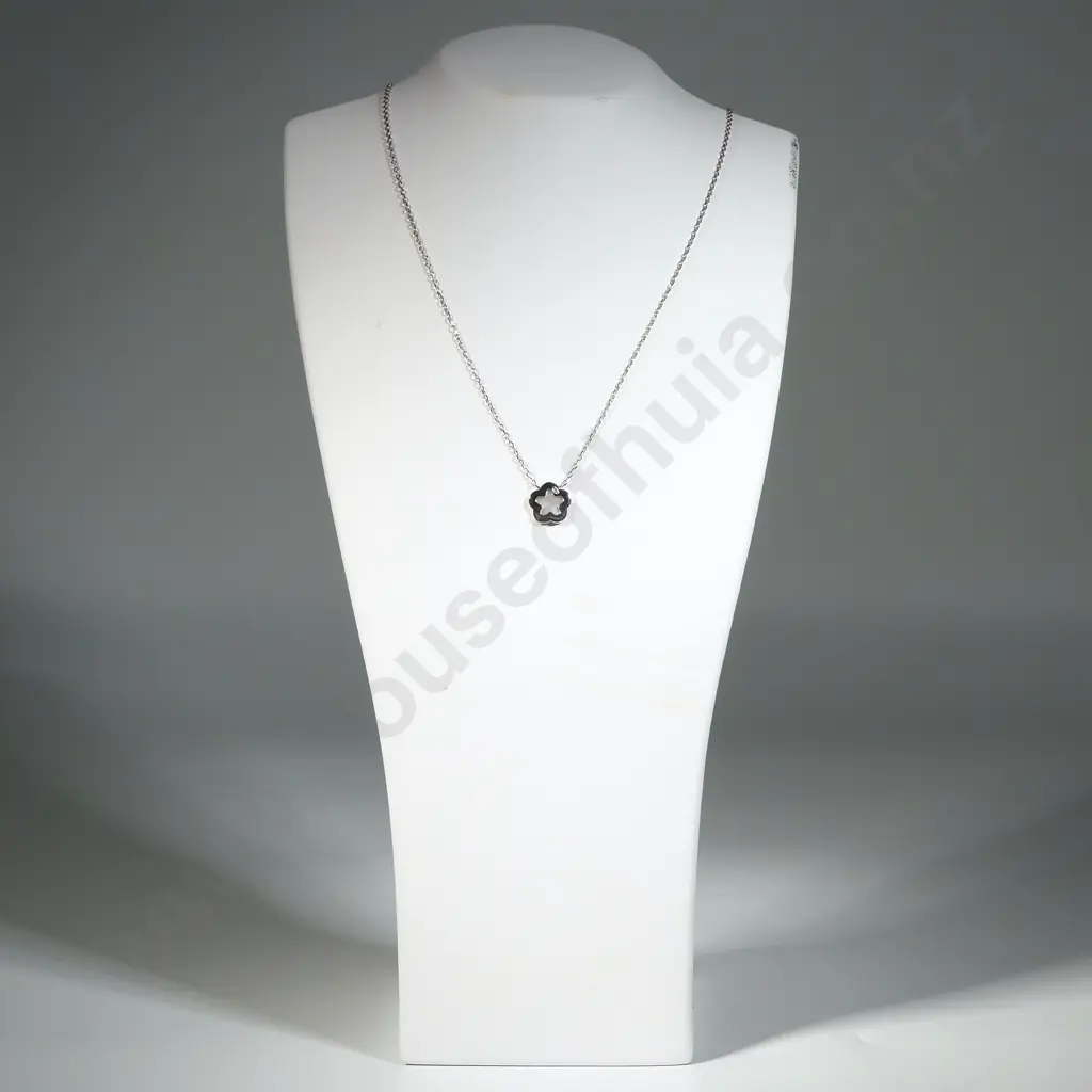 Sterling Silver & Mother Of Pearl Five Petal Flower Pendant Necklace In The Style Of Van Cleef & Arpels Image 1++